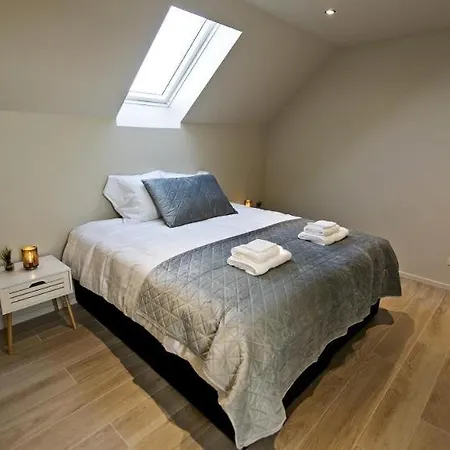 Semesterbostad Les Petits Sablens *